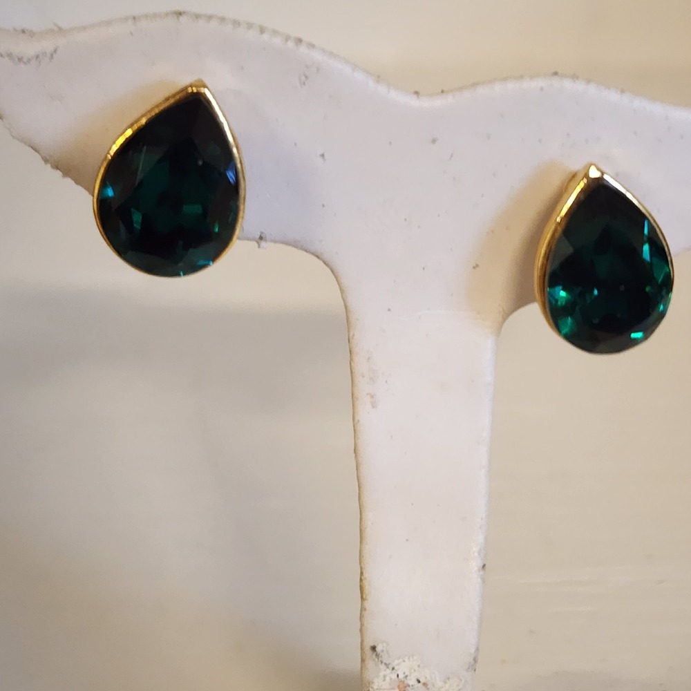 Vintage Emerald Colored  Rhinestone Clip Earrings